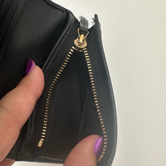 Gucci Bee Supreme Wallet - Picture 11 of 14